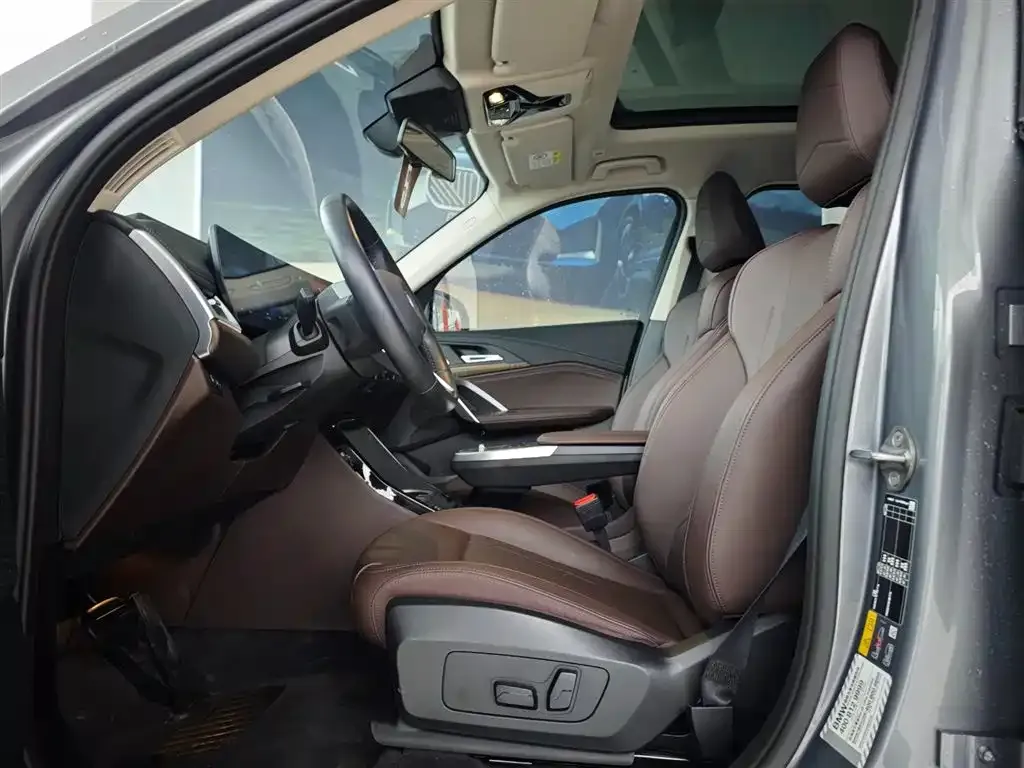 BMW iX1 2025 из CN, фото 5
