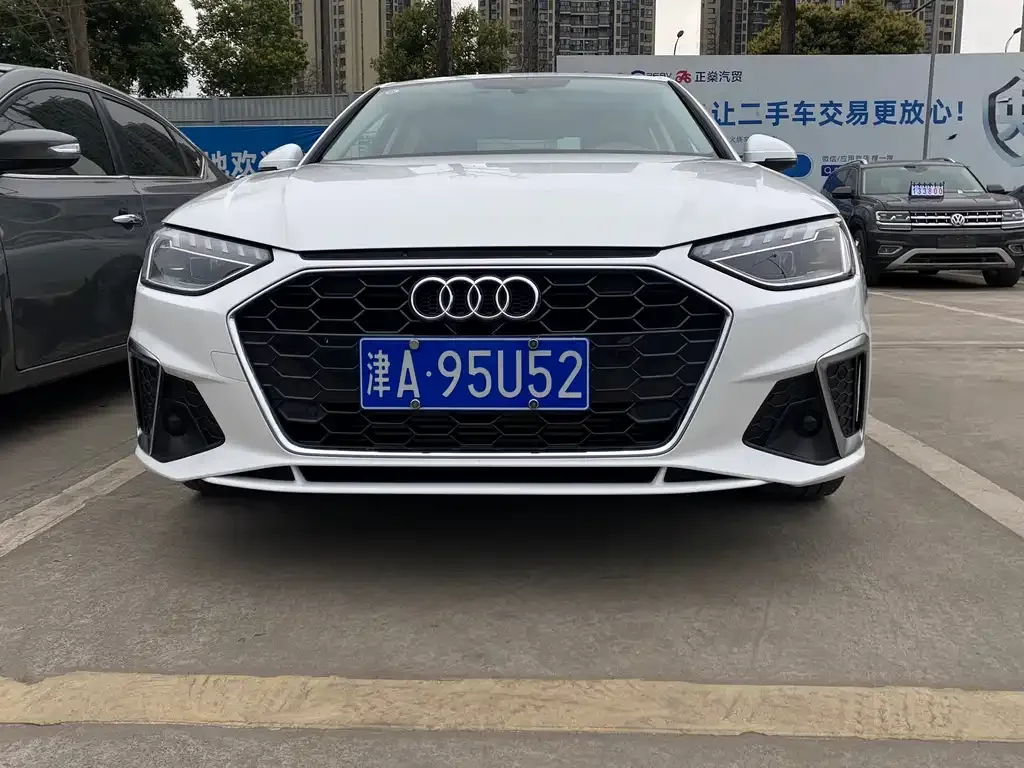 Audi A4L 2022 из CN, фото 2