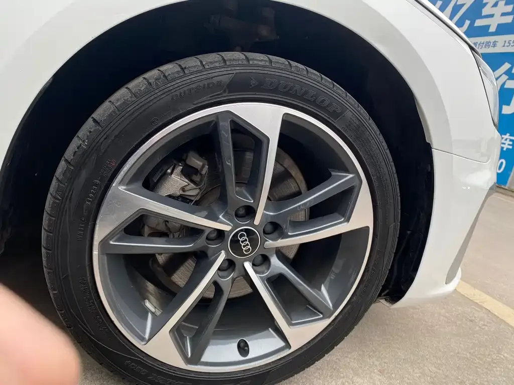Audi A4L 2022 из CN, фото 5