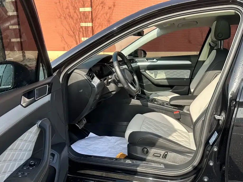 Volkswagen Magotan 2023 из CN, фото 4