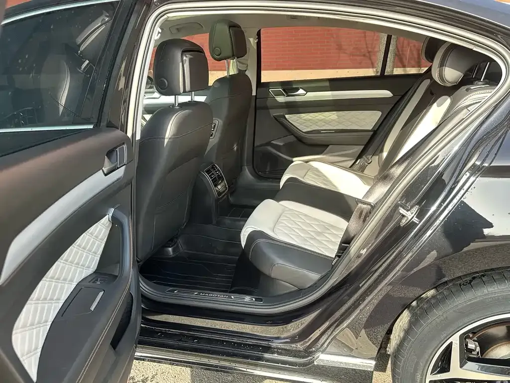 Volkswagen Magotan 2023 из CN, фото 3