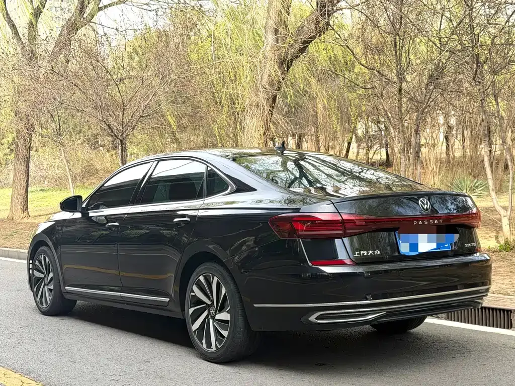 Volkswagen Passat — фото 9