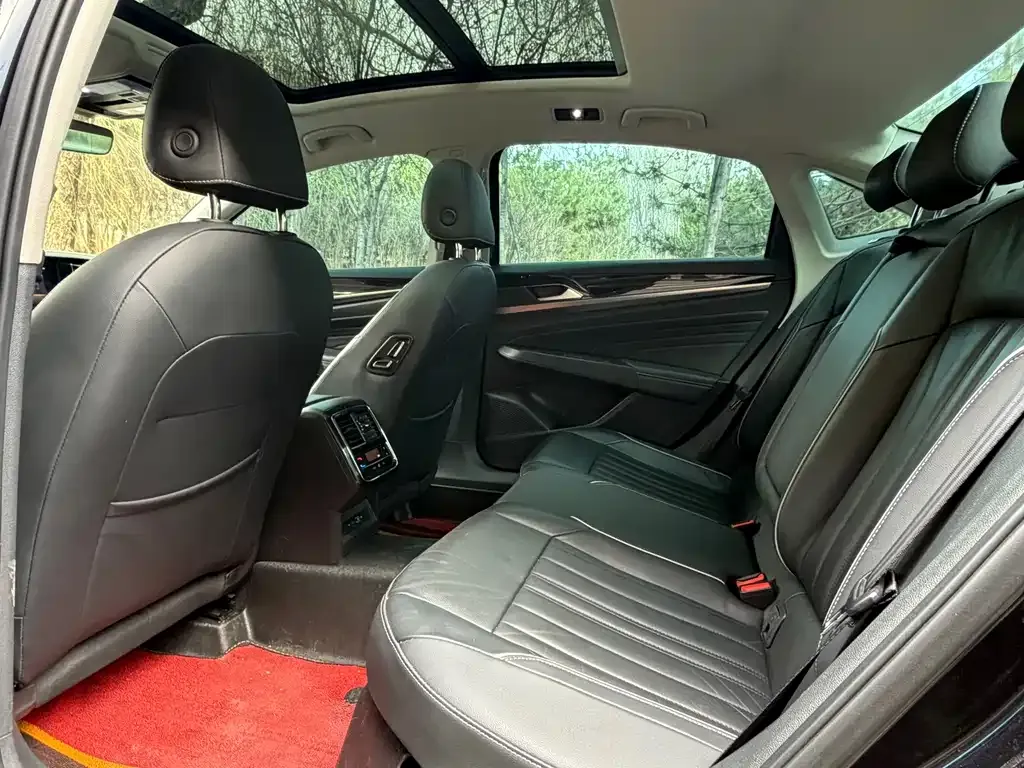 Volkswagen Passat — фото 2