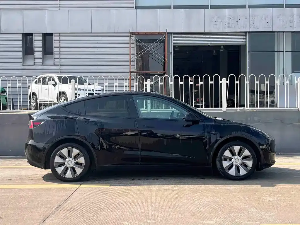 Tesla Model Y 2022 из CN, фото 8