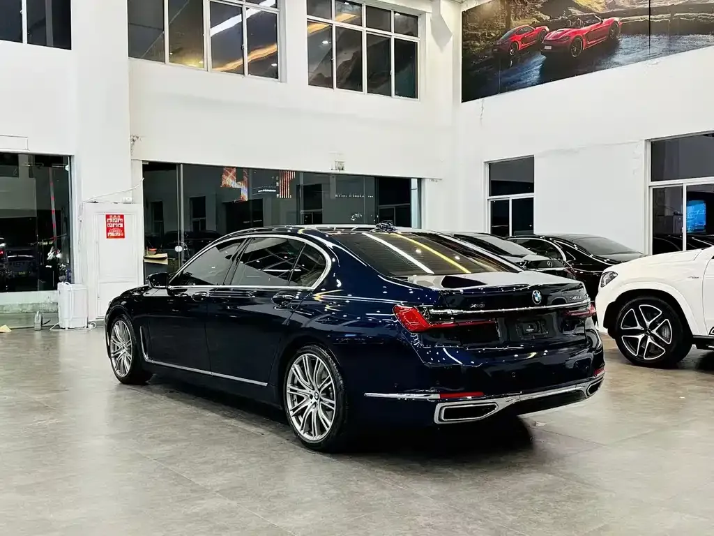 BMW 7 Series 2021 из CN, фото 5