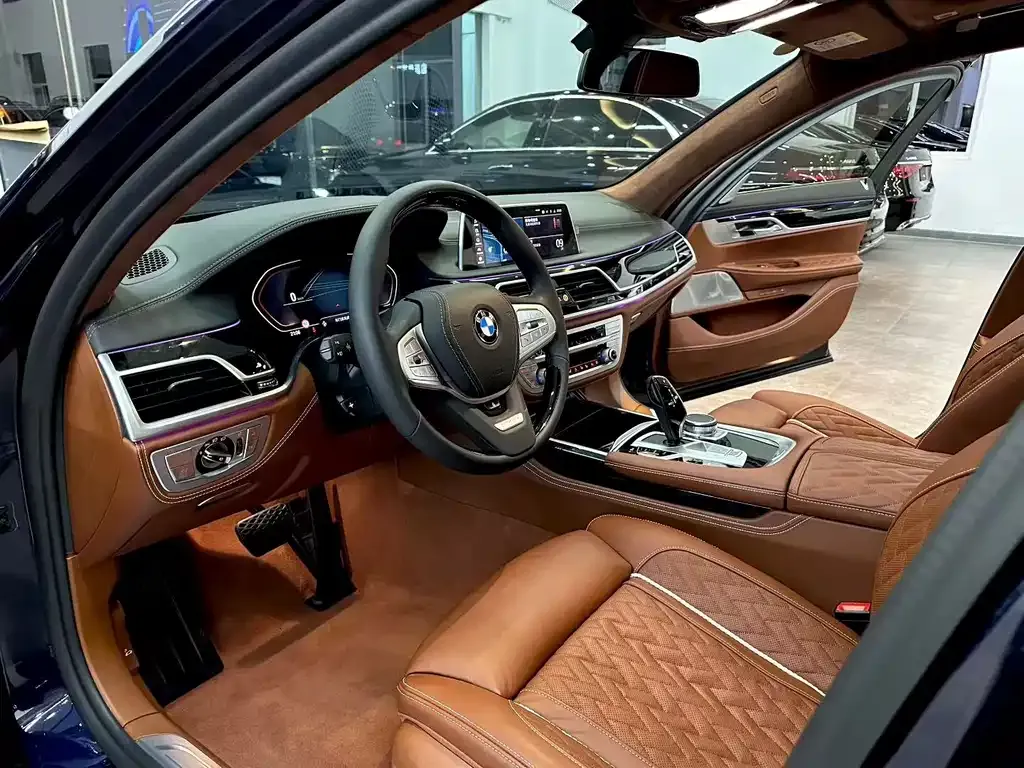 BMW 7 Series 2021 из CN, фото 6