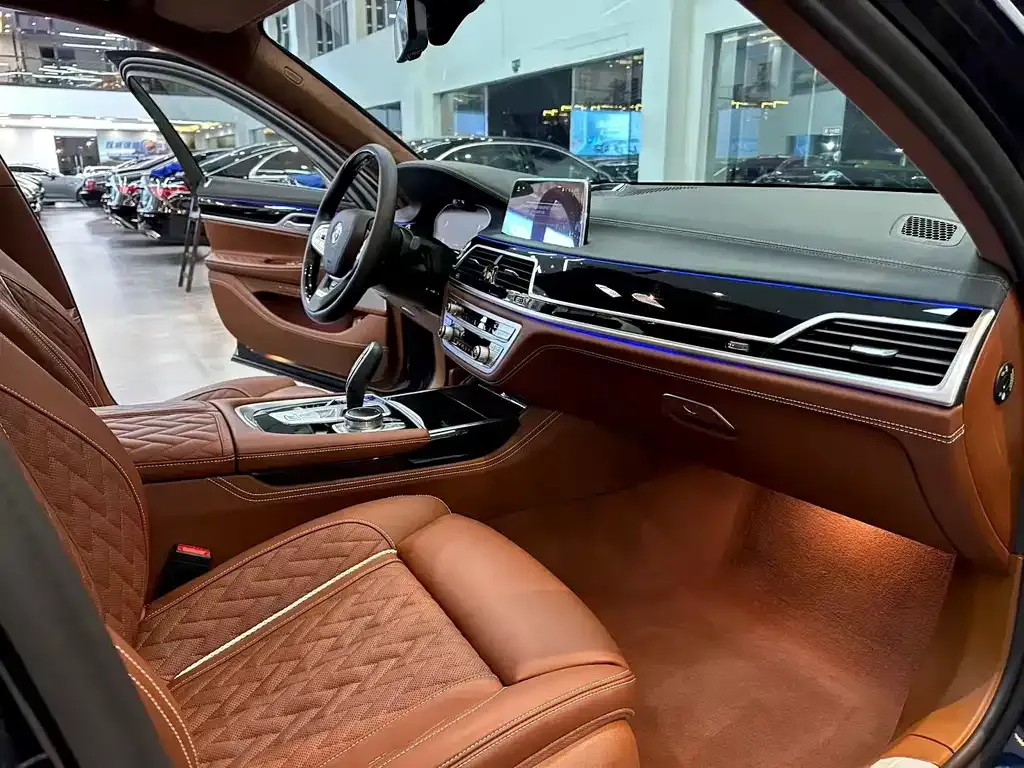 BMW 7 Series 2021 из CN, фото 4