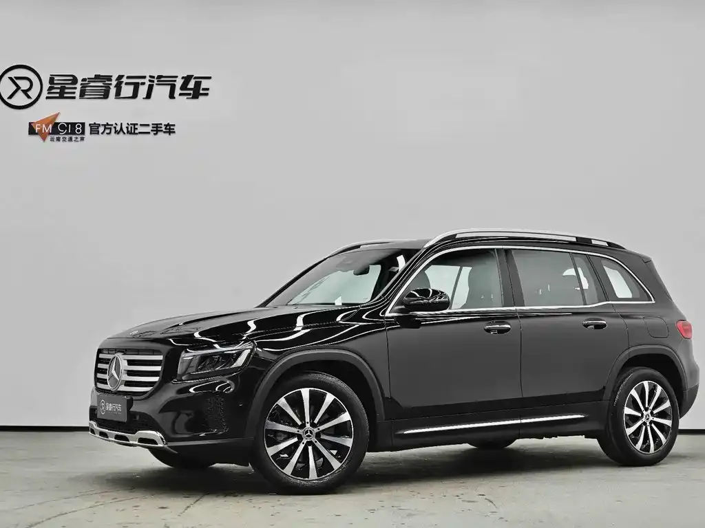 Mercedes-Benz GLB — фото 1
