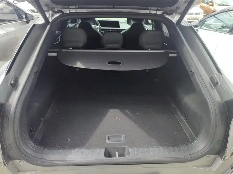 Kia EV6 2023 из CN, фото 4