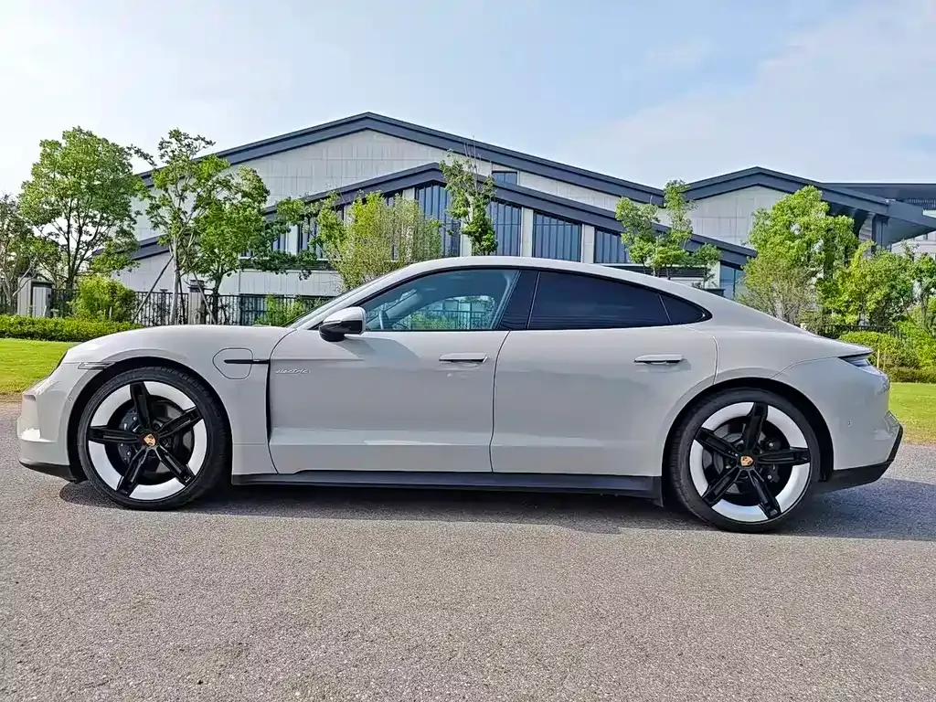 Porsche Taycan 2025 из CN, фото 10