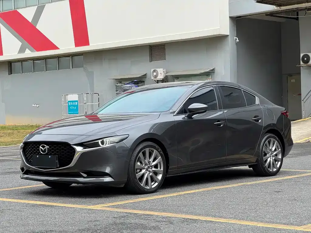 Mazda 3 Axela — фото 1