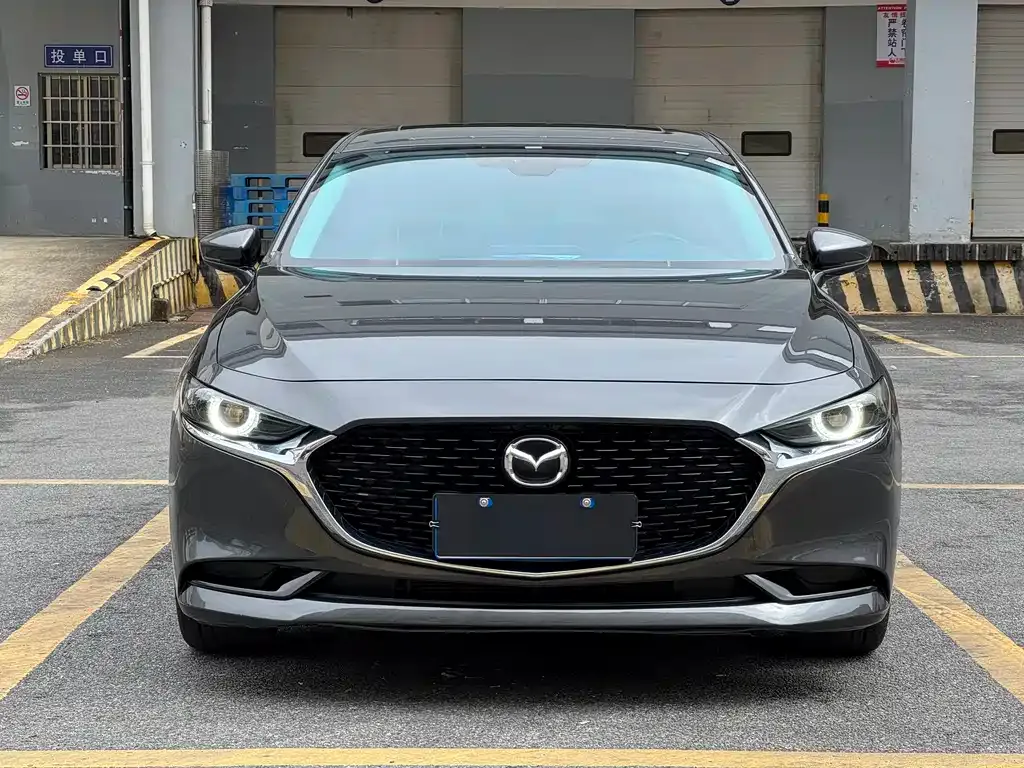 Mazda 3 Axela — фото 10