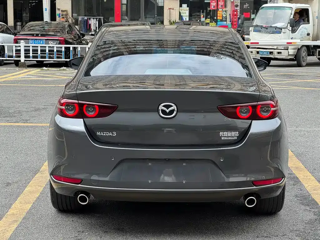 Mazda 3 Axela — фото 7