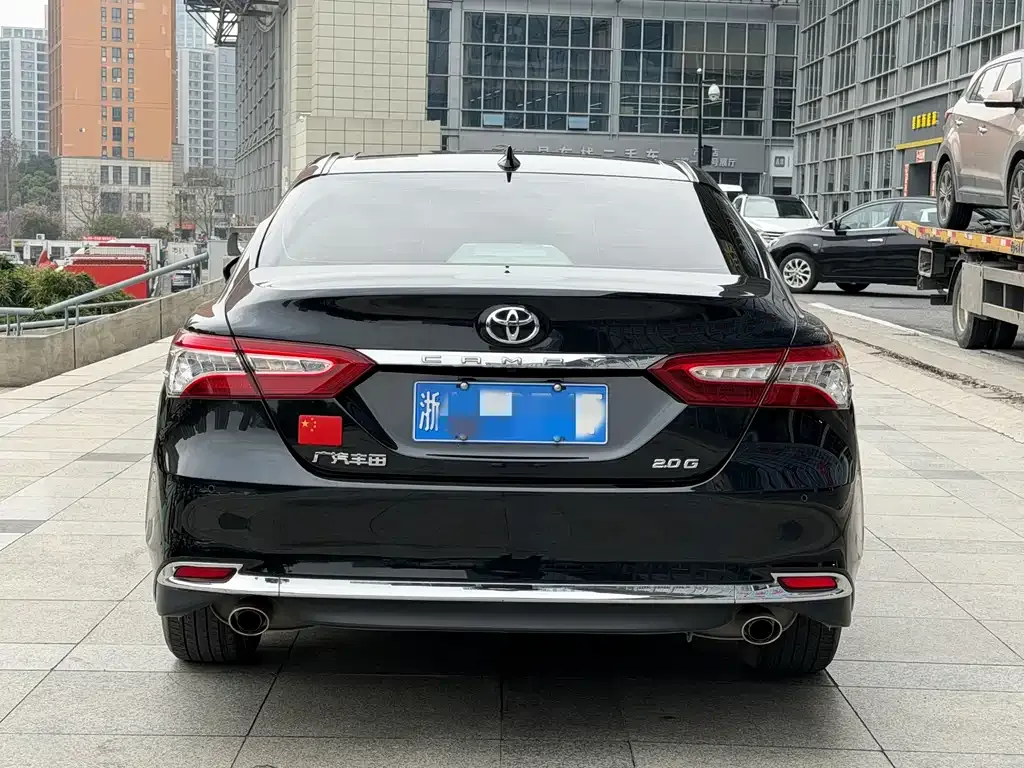 Toyota Camry — фото 7