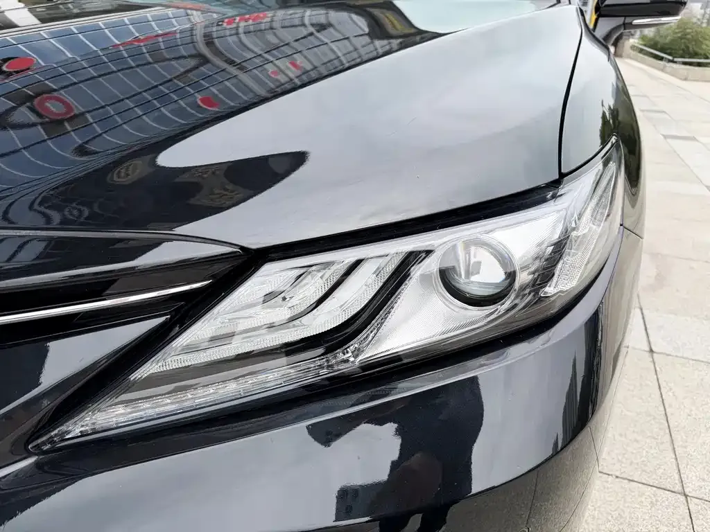 Toyota Camry — фото 4
