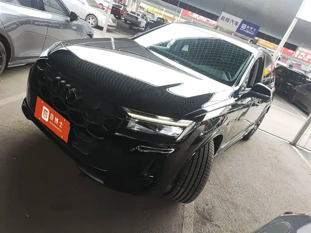 Audi Q7 2025 из CN, фото 1