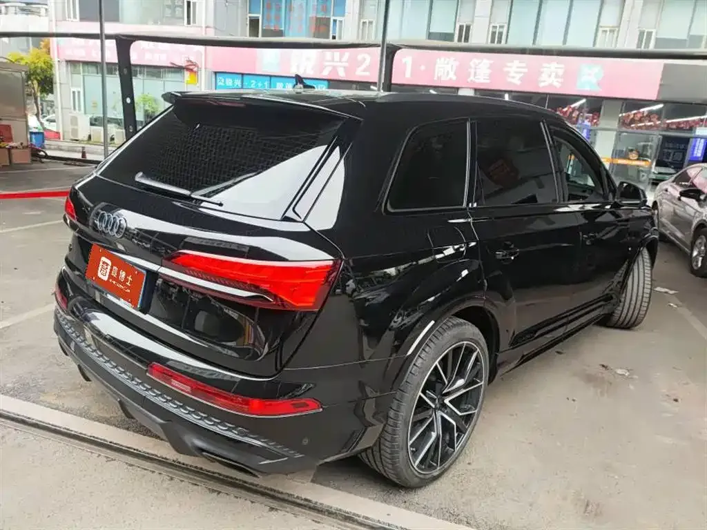 Audi Q7 2025 из CN, фото 5