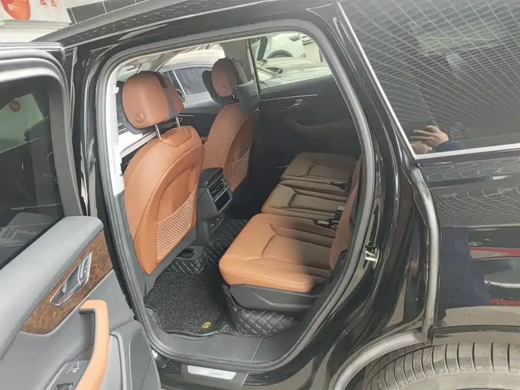 Audi Q7 2025 из CN, фото 6