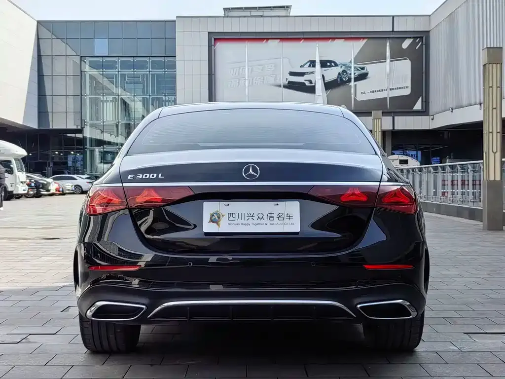 Mercedes-Benz E-Class — фото 2