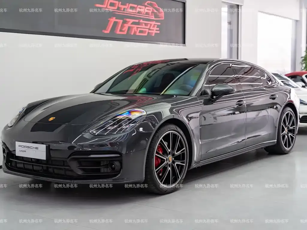 Porsche Panamera — фото 1