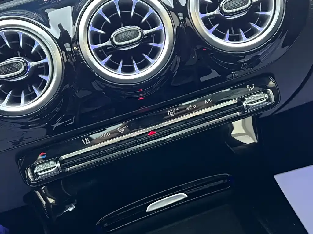 Mercedes-Benz A-Class 2022 из CN, фото 4