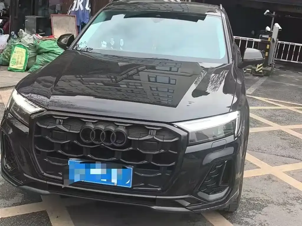 Audi Q7 2024 из CN, фото 4