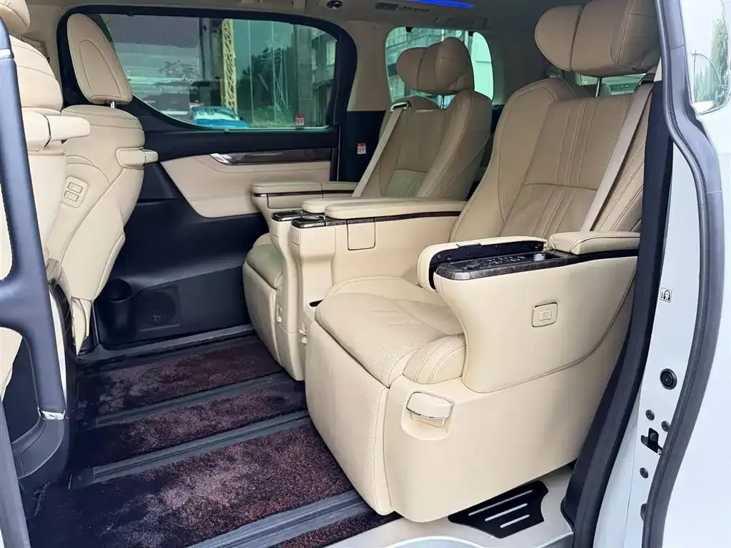 Toyota Alphard 2022 из CN, фото 3
