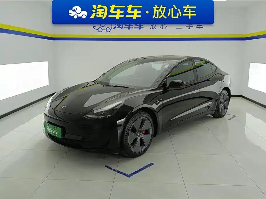 Tesla Model 3 — фото 1