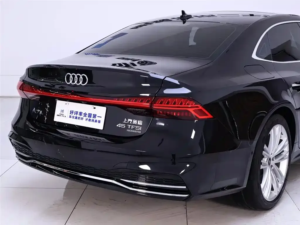 Audi A7L — фото 10
