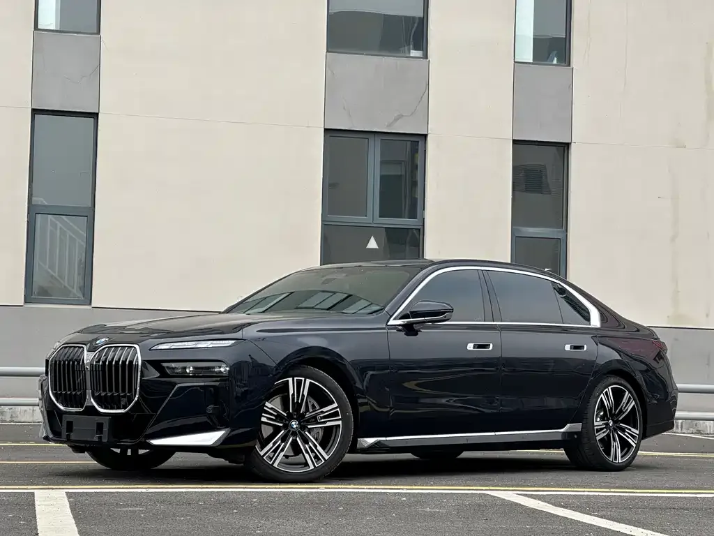 BMW 7 Series 2024 из CN, фото 10