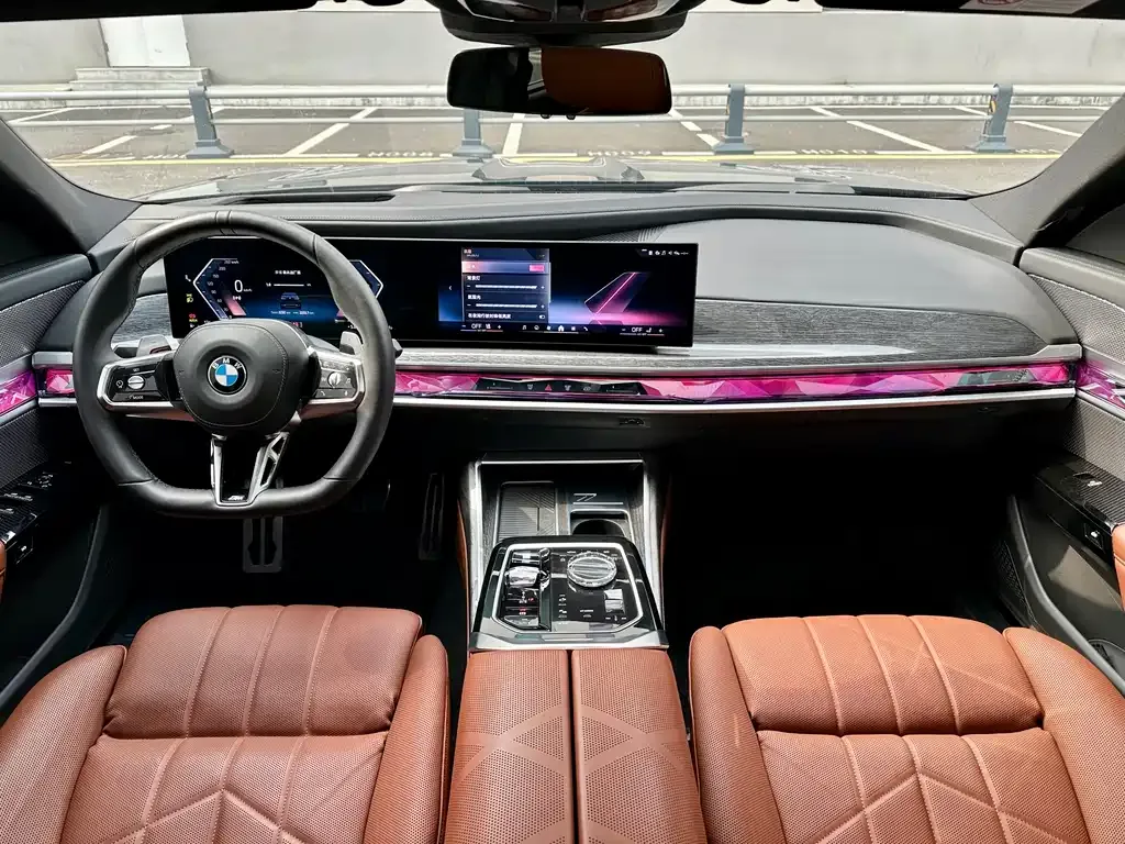 BMW 7 Series 2024 из CN, фото 8