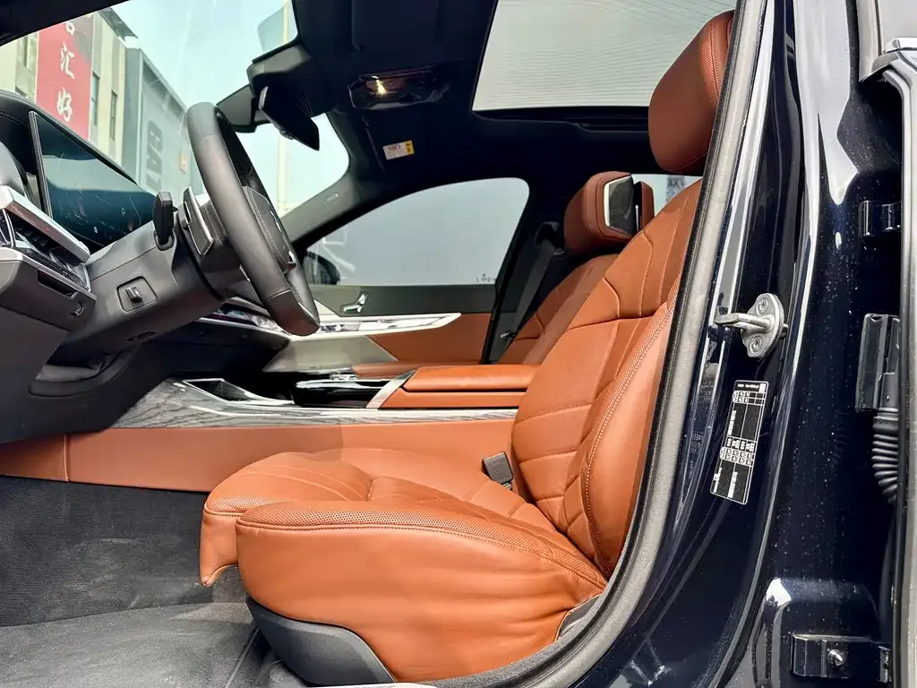 BMW 7 Series 2024 из CN, фото 4