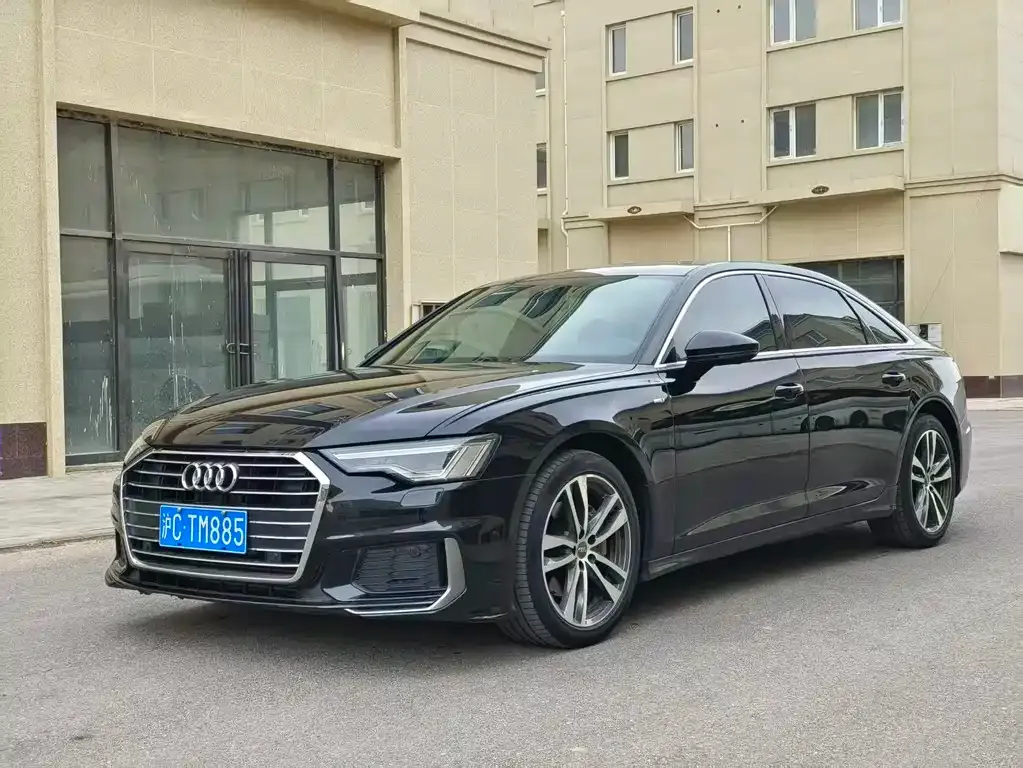 Audi A6L — фото 1