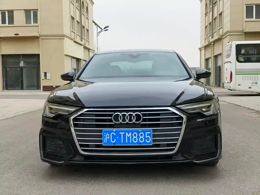 Audi A6L — фото 7