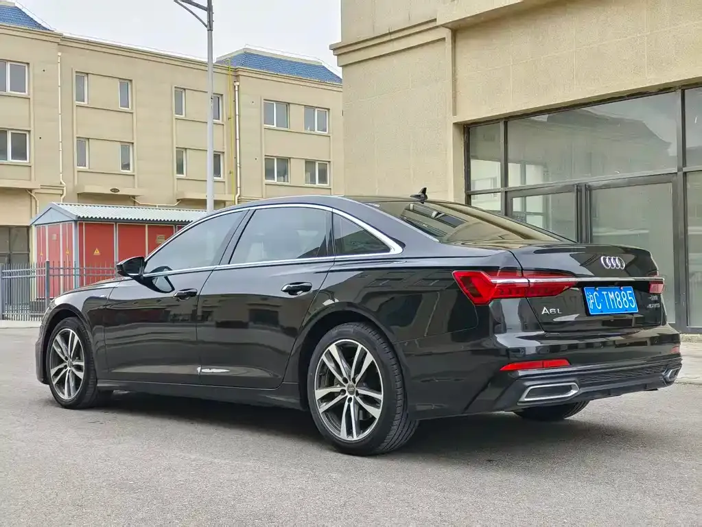 Audi A6L — фото 6