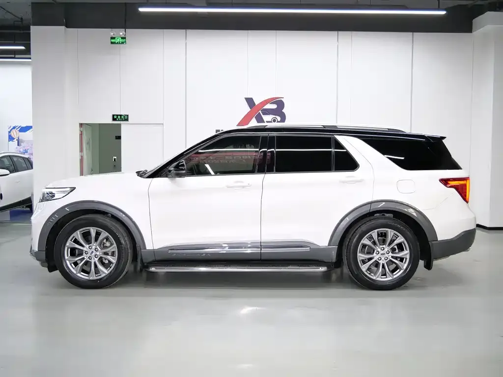 Ford Explorer 2021 из CN, фото 3