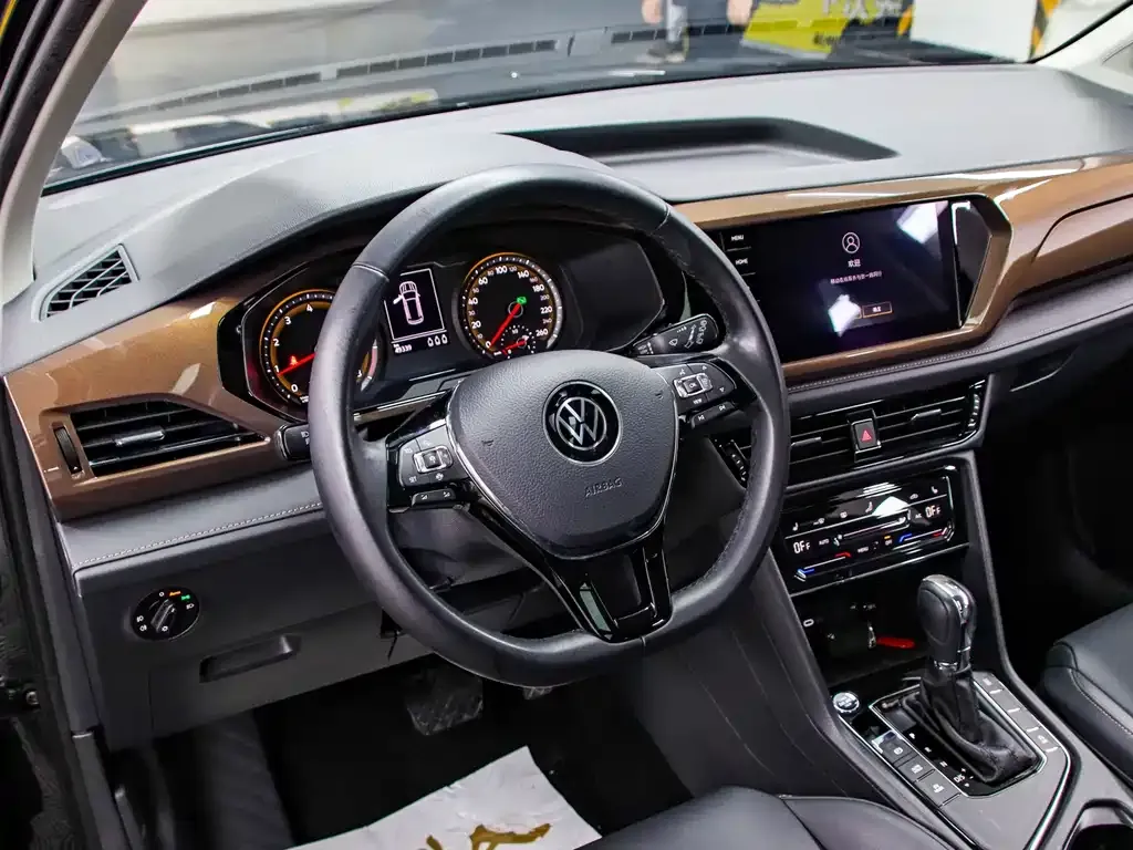 Volkswagen Tharu — фото 8