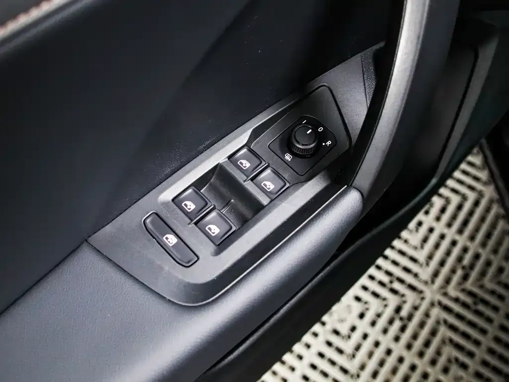 Volkswagen Tharu — фото 5