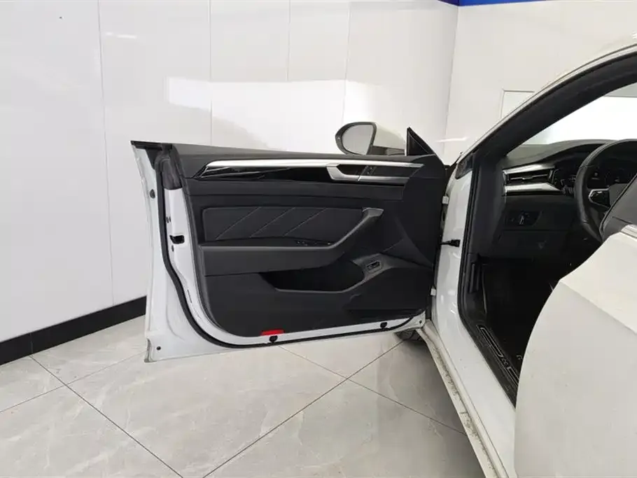 Volkswagen CC 2022 из CN, фото 3