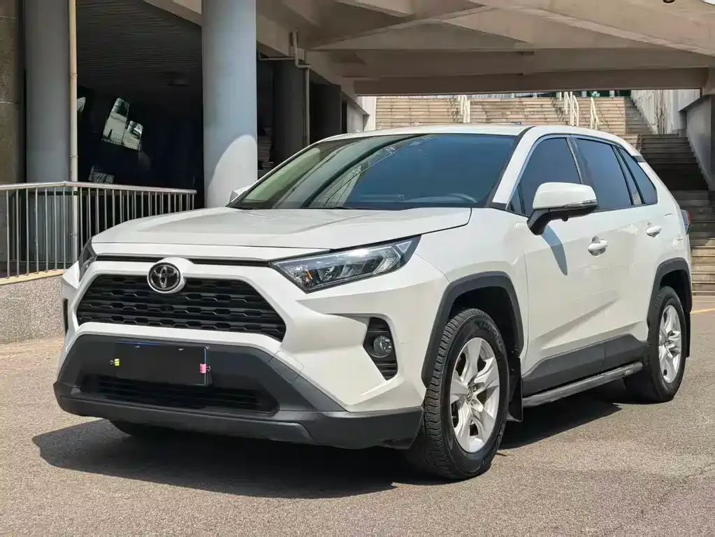 Toyota RAV4 2022 из CN, фото 1