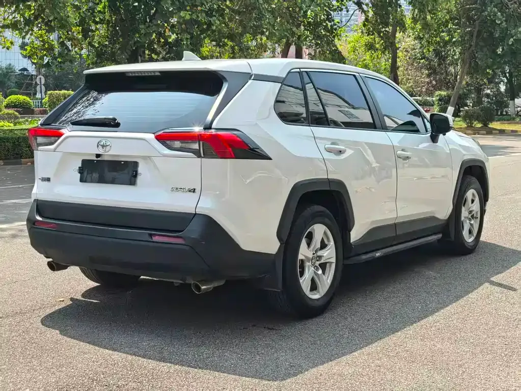 Toyota RAV4 2022 из CN, фото 5
