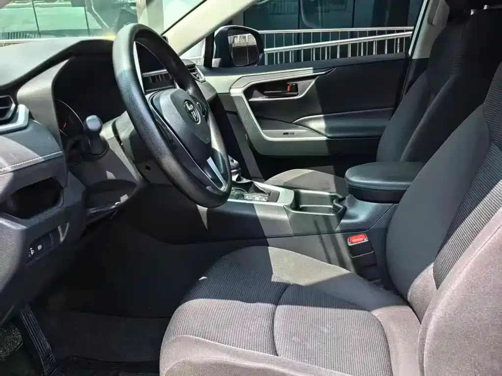 Toyota RAV4 2022 из CN, фото 6