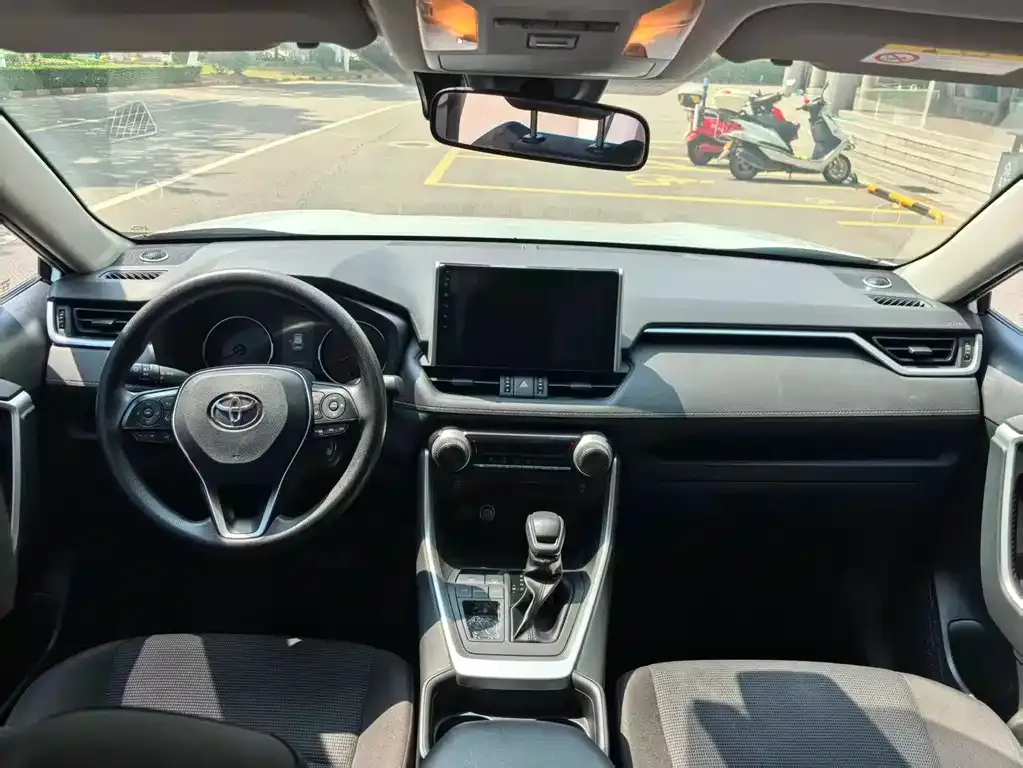 Toyota RAV4 2022 из CN, фото 3