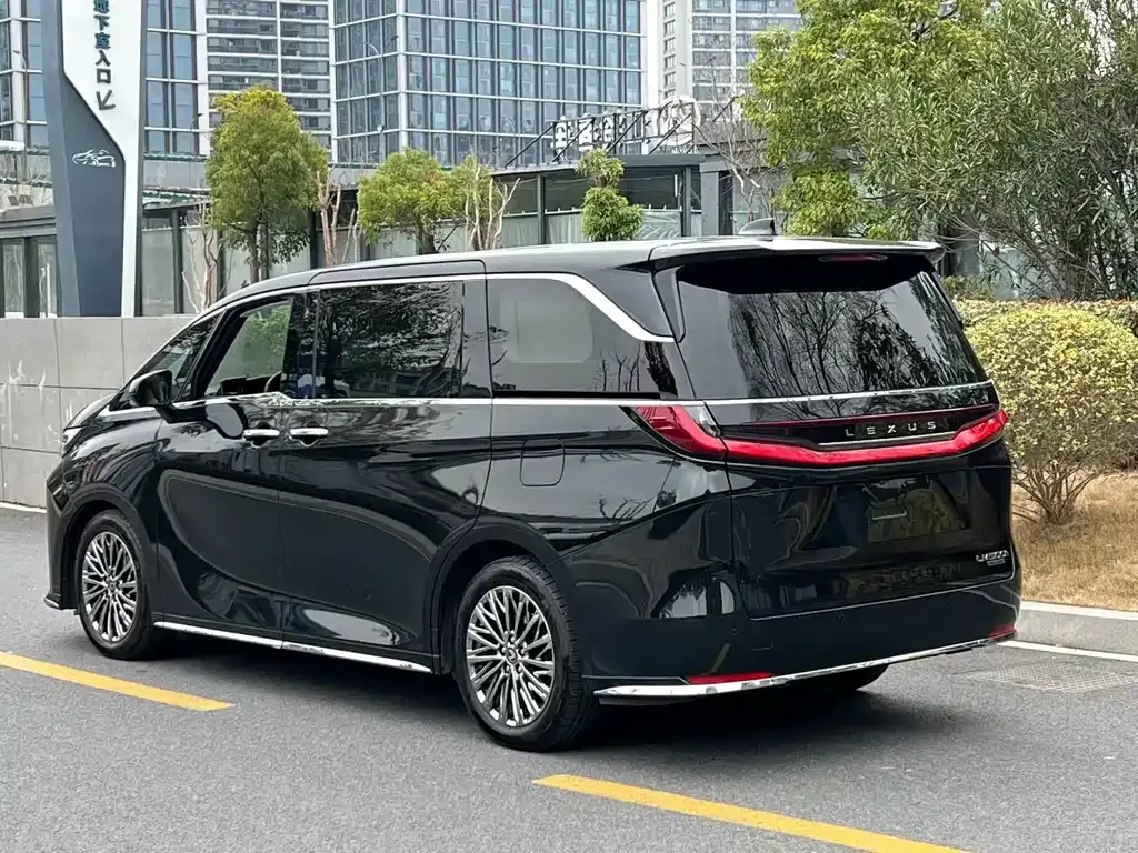 Lexus LM 2026 из CN, фото 6