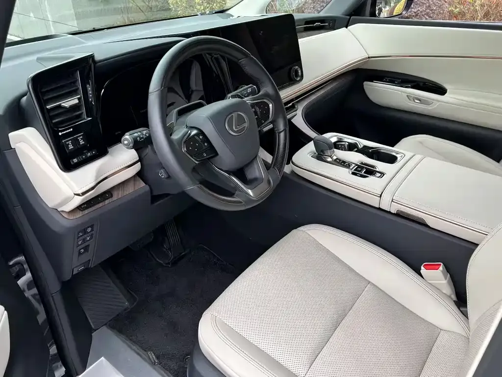 Lexus LM 2026 из CN, фото 3