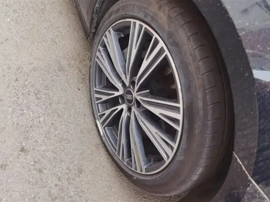 Audi A6L 2024 из CN, фото 8