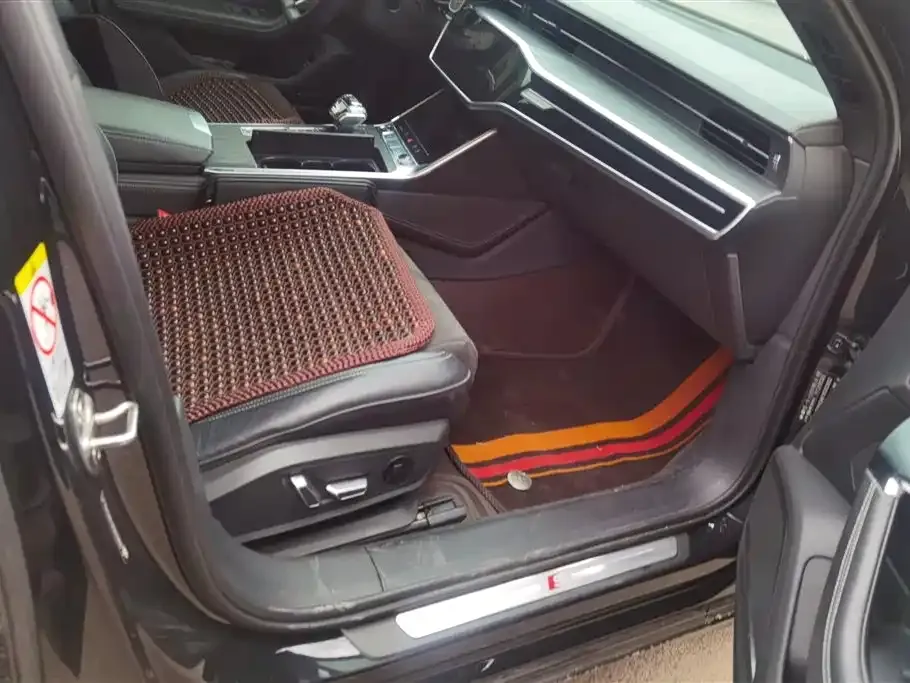 Audi A6L 2024 из CN, фото 9
