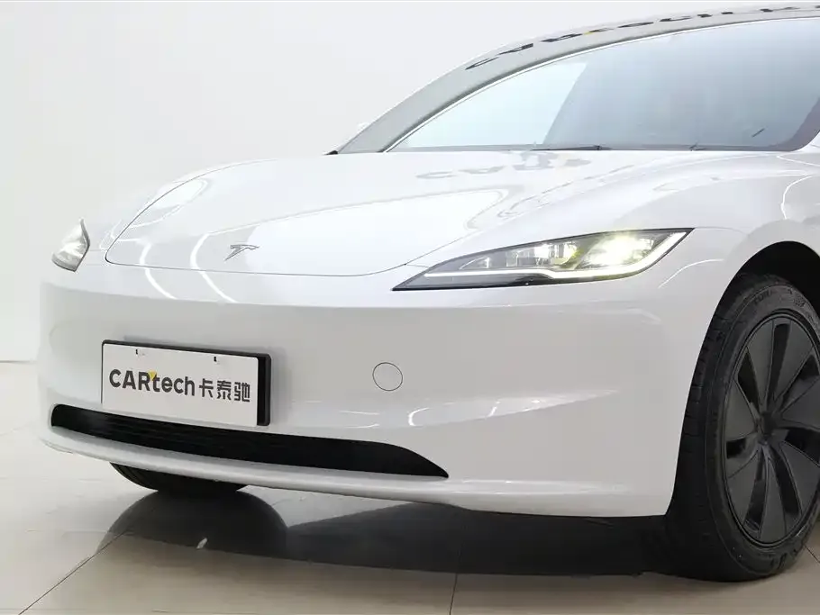 Tesla Model 3 — фото 10