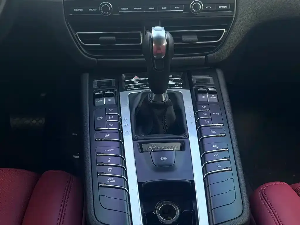 Porsche Macan 2021 из CN, фото 8