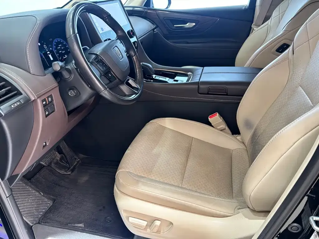 Toyota Vellfire — фото 8
